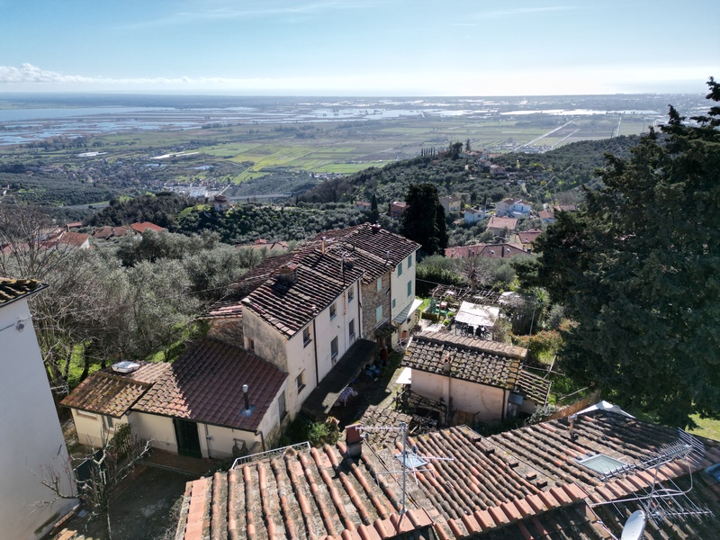 2 rustici con vista mare