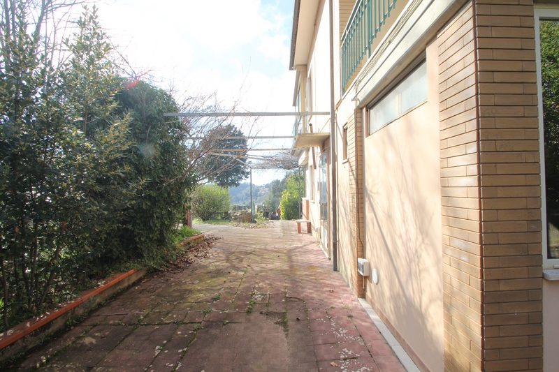 Sea-View Semi-Detached House with Land in Bargecchia