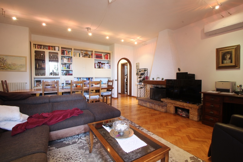 Hillside House with Sea Views & Garden near Camaiore