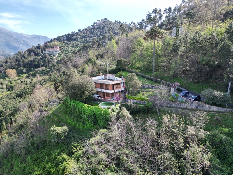 Hillside House with Sea Views & Garden near Camaiore