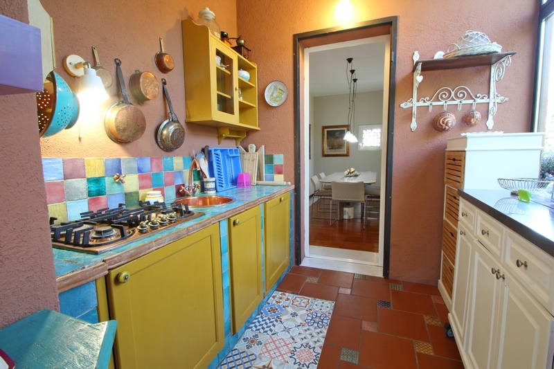 Detached Villa with Pool Near Sarzana – Ideal for Living & Rental