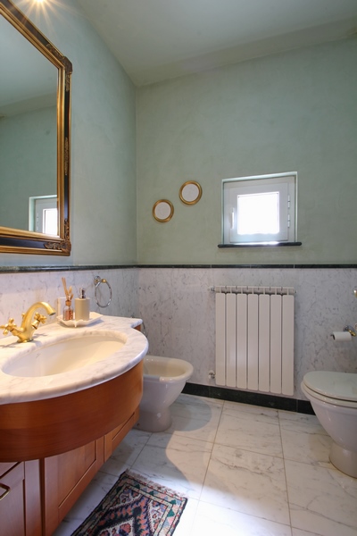 Detached Villa with Pool Near Sarzana – Ideal for Living & Rental