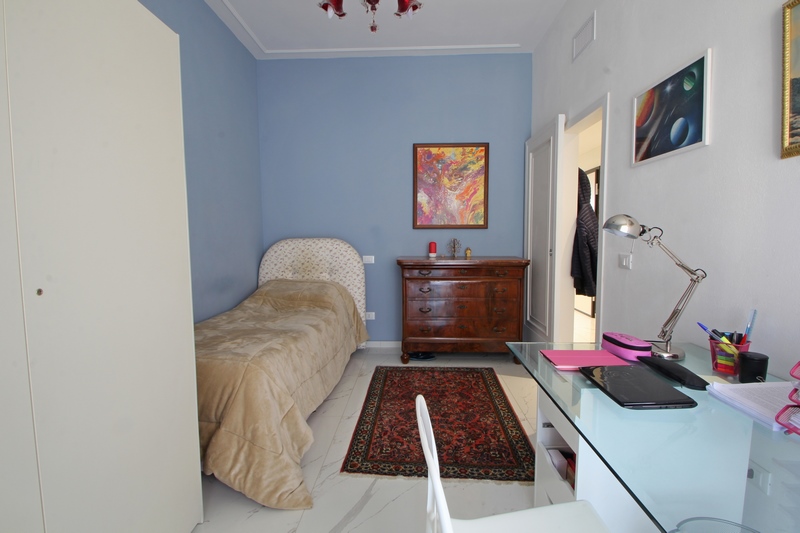 Renovated Flat 200m from the Sea in Viareggio