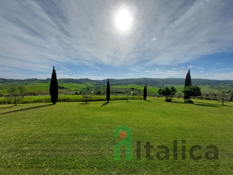 Stunning Villa with Farm & 38ha Land in Tuscany, Near Pisa