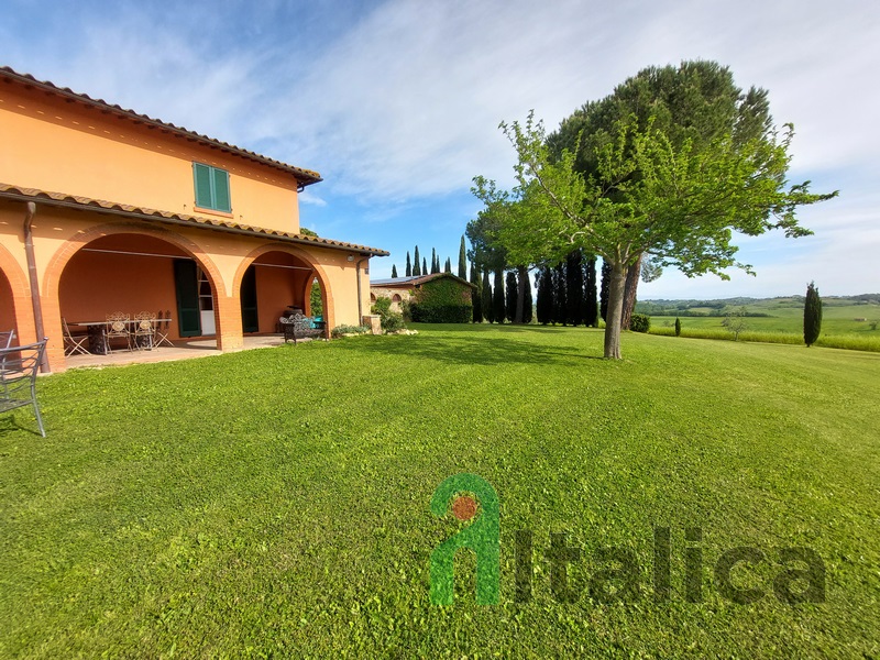 Stunning Villa with Farm & 38ha Land in Tuscany, Near Pisa