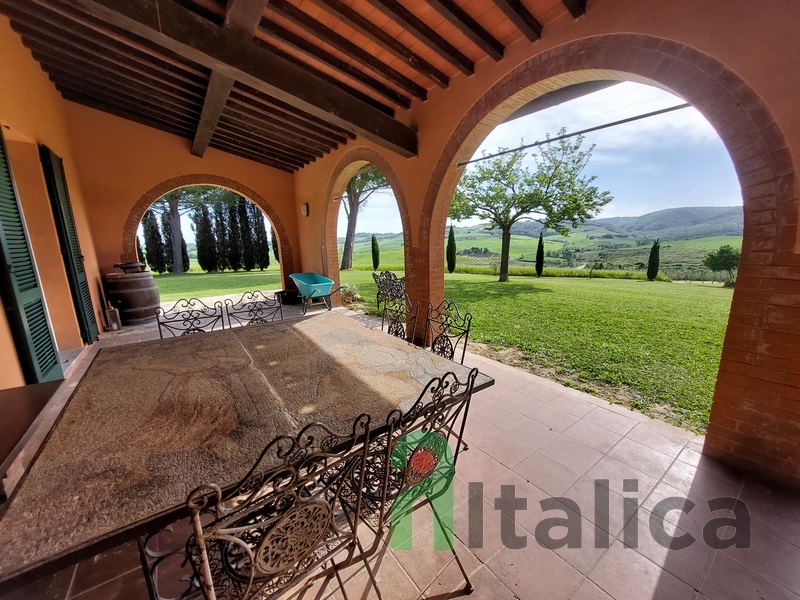 Stunning Villa with Farm & 38ha Land in Tuscany, Near Pisa
