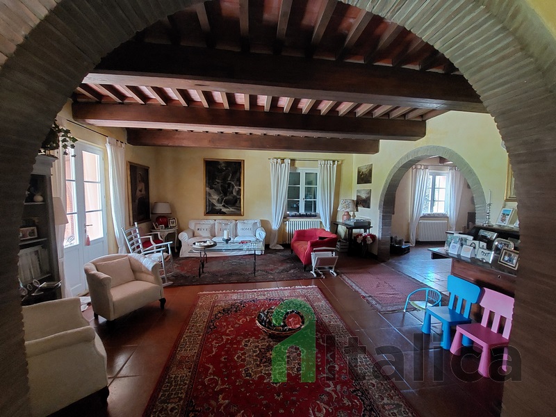 Stunning Villa with Farm & 38ha Land in Tuscany, Near Pisa