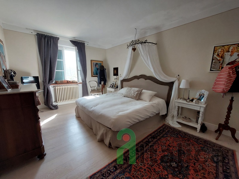 Stunning Villa with Farm & 38ha Land in Tuscany, Near Pisa