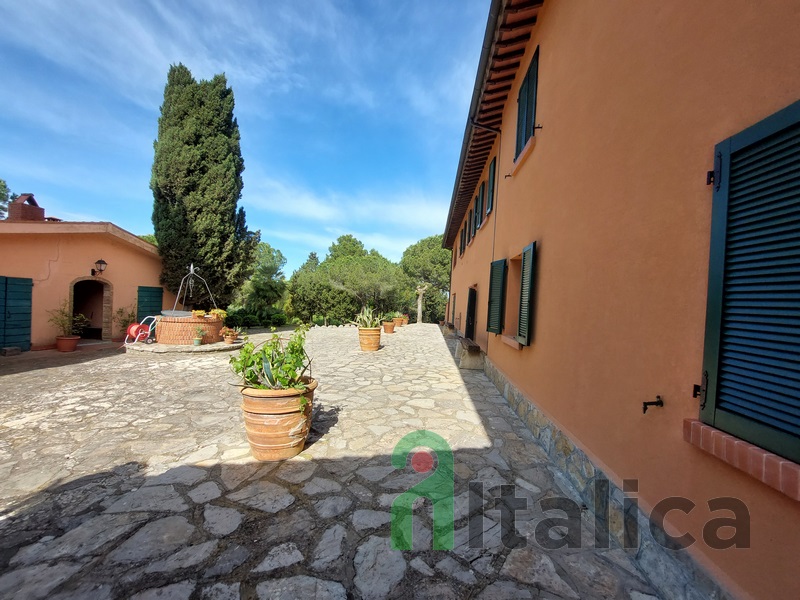 Stunning Villa with Farm & 38ha Land in Tuscany, Near Pisa