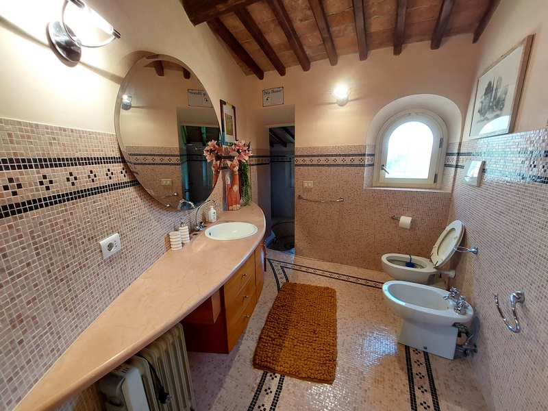 Casale Toscano Ristrutturato con Piscina & Cappella – Vicino Volterra & Lari