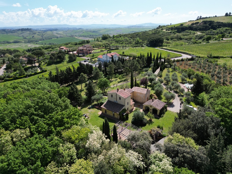 Casale Toscano Ristrutturato con Piscina & Cappella – Vicino Volterra & Lari