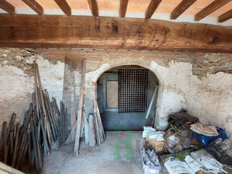 Großes Bauernhaus mit Panorama, das noch fertiggestellt werden muss