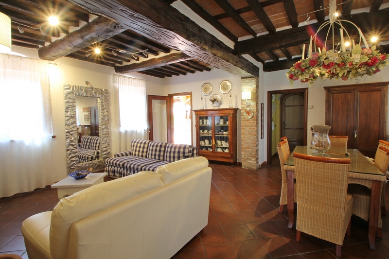 Ampia Villa con Piscina e Vista Mare a Corsanico – Italia