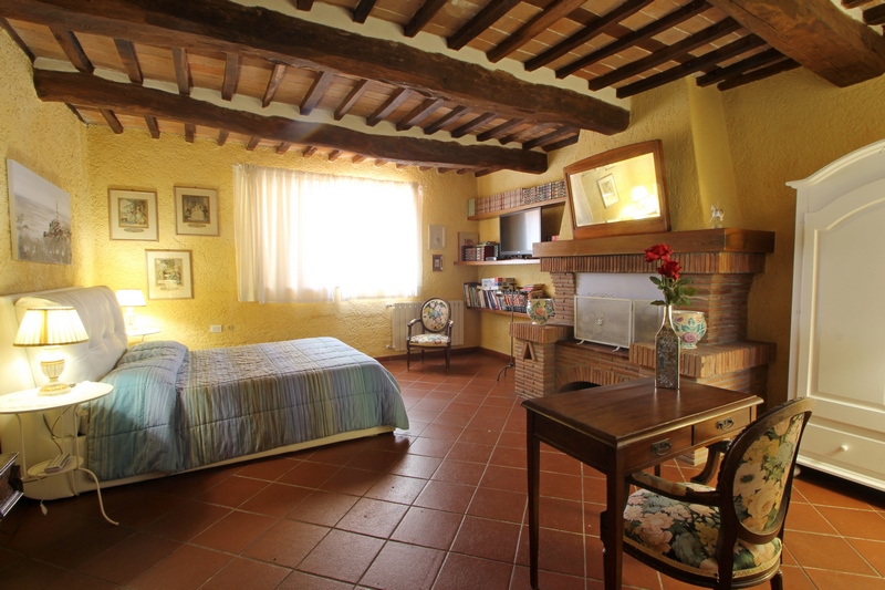 Ampia Villa con Piscina e Vista Mare a Corsanico – Italia