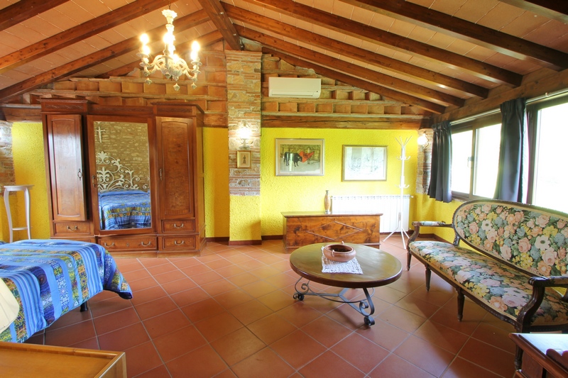 Ampia Villa con Piscina e Vista Mare a Corsanico – Italia
