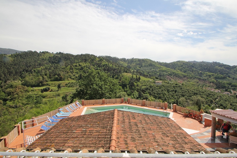 Ampia Villa con Piscina e Vista Mare a Corsanico – Italia