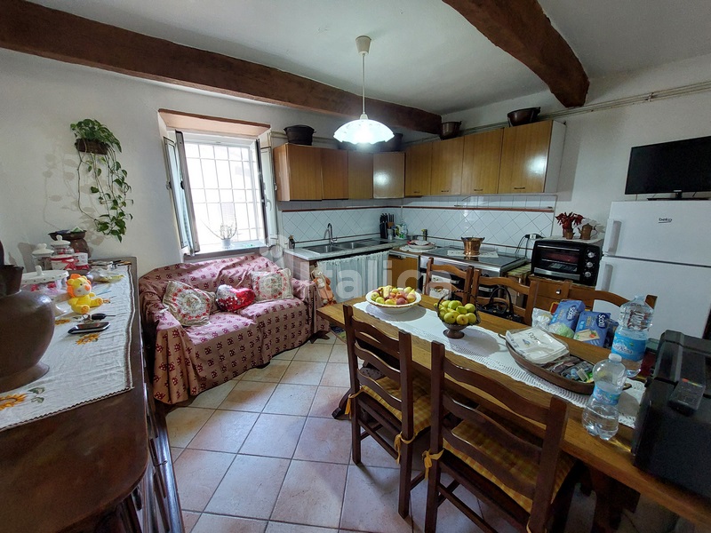 Casa di Borgo con Vista Mare e Uliveto – In Vendita