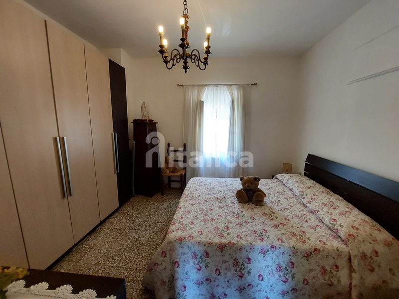 Casa di Borgo con Vista Mare e Uliveto – In Vendita