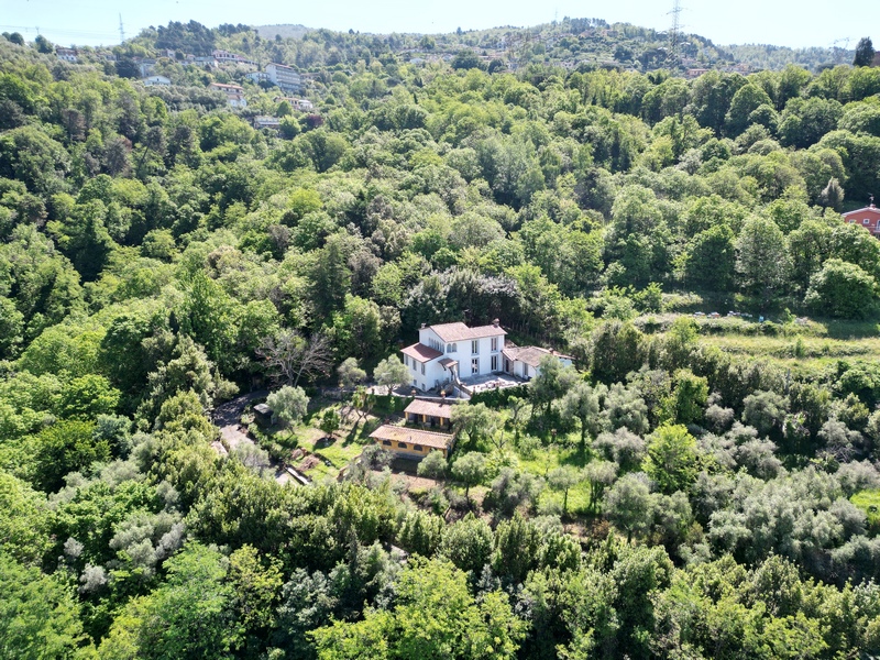 Unikátní Vila s Výhledem na Moře a Možností Rozšíření – Na Prodej