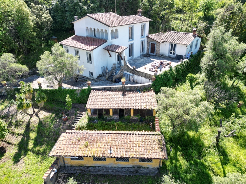 Unikátní Vila s Výhledem na Moře a Možností Rozšíření – Na Prodej