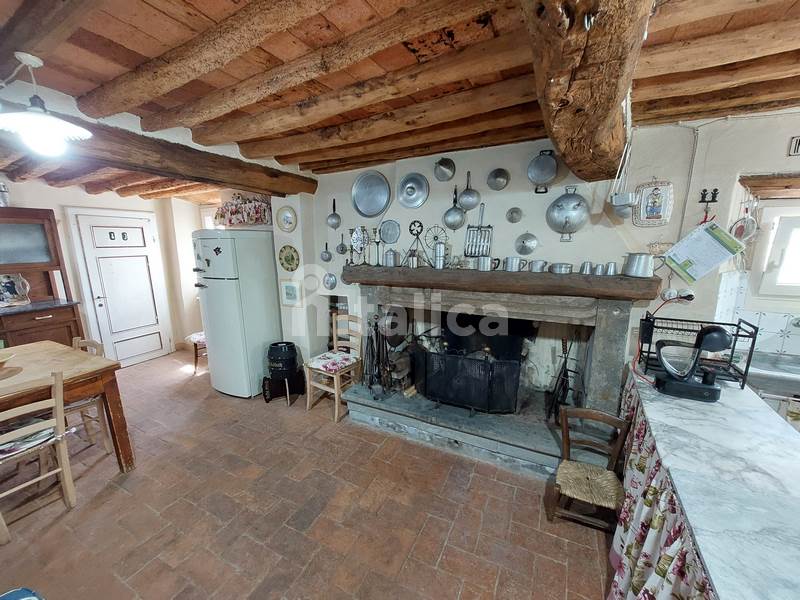 Casa in Pietra Ristrutturata con Vista Mare Mozzafiato – In Vendita vicino a Pieve a Elici