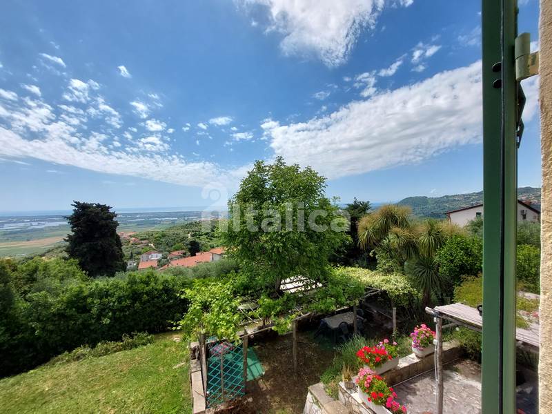 Casa in Pietra Ristrutturata con Vista Mare Mozzafiato – In Vendita vicino a Pieve a Elici