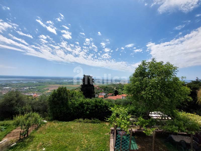 Casa in Pietra Ristrutturata con Vista Mare Mozzafiato – In Vendita vicino a Pieve a Elici