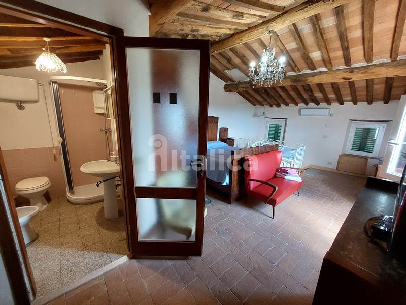 Casa in Pietra Ristrutturata con Vista Mare Mozzafiato – In Vendita vicino a Pieve a Elici