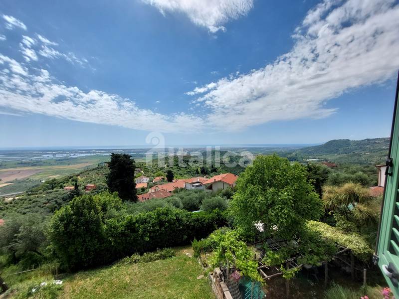 Casa in Pietra Ristrutturata con Vista Mare Mozzafiato – In Vendita vicino a Pieve a Elici