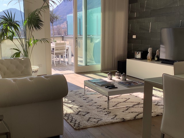 Luxury Top Floor Flat with Private Pool & Lake View – Lake Iseo