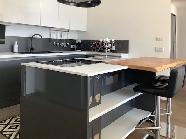 Luxury Top Floor Flat with Private Pool & Lake View – Lake Iseo