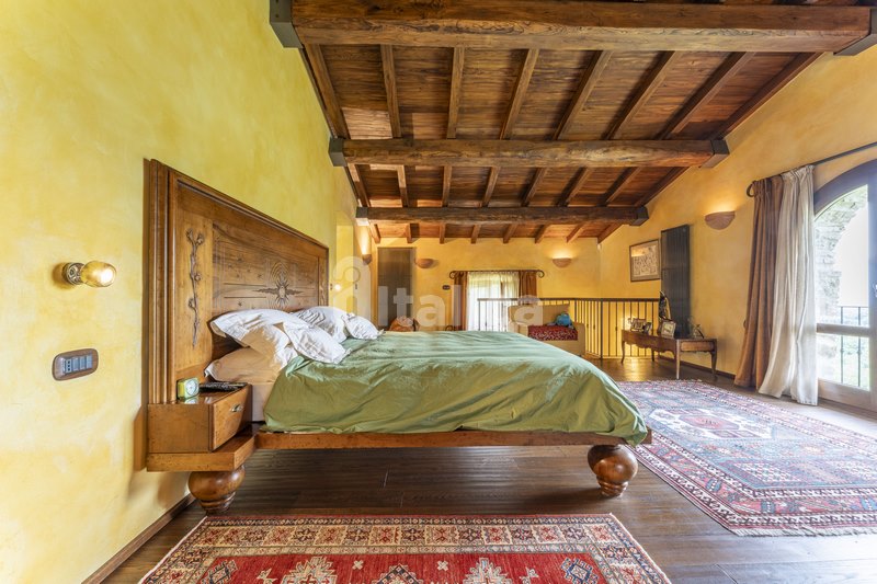 Luxurious 13th-Century Villa with Pool in Bagnone, Tuscany