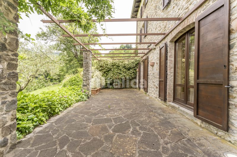 Luxurious 13th-Century Villa with Pool in Bagnone, Tuscany