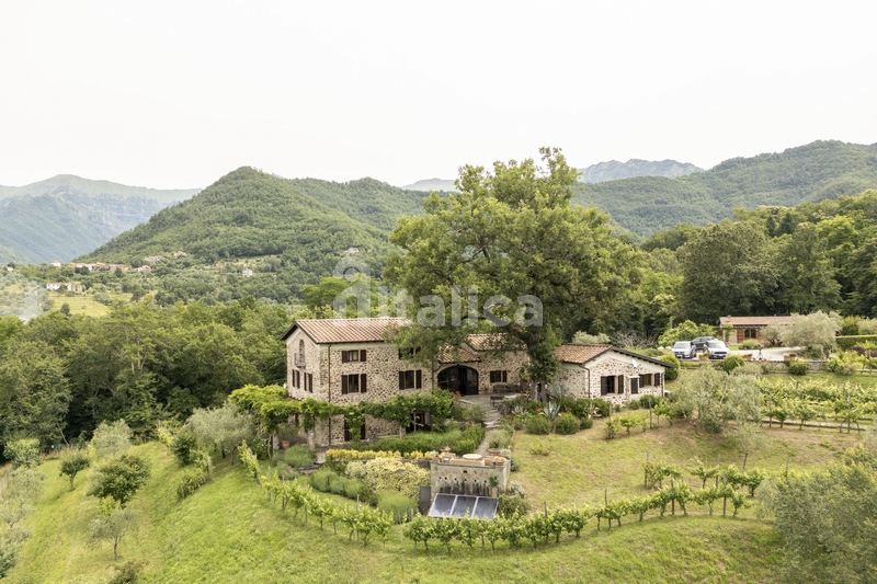 Luxurious 13th-Century Villa with Pool in Bagnone, Tuscany