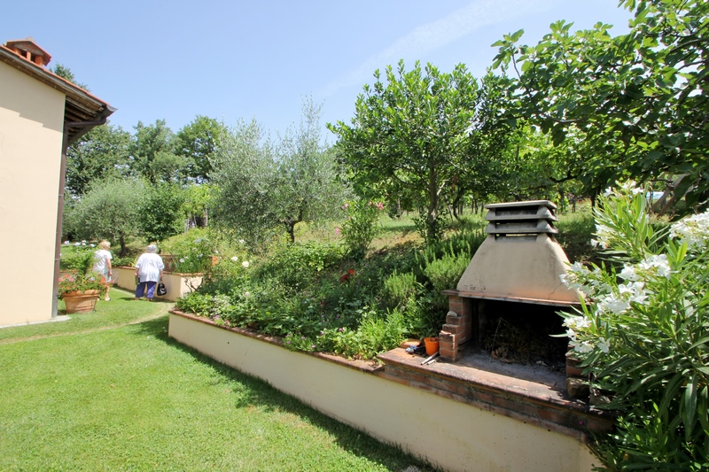 Casa Vacanze in Vendita Vicino ad Arezzo – Fascino Toscano e Privacy