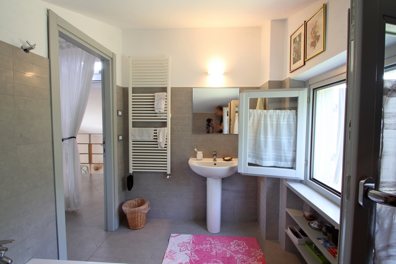 Casa Vacanze in Vendita Vicino ad Arezzo – Fascino Toscano e Privacy