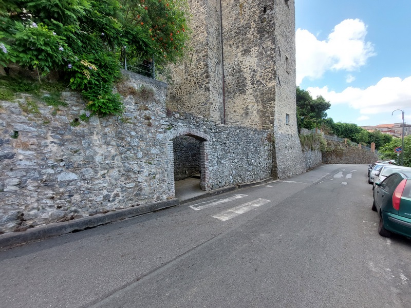 Flat for Sale in Fosdinovo – Historic Charm Near Malaspina Castle