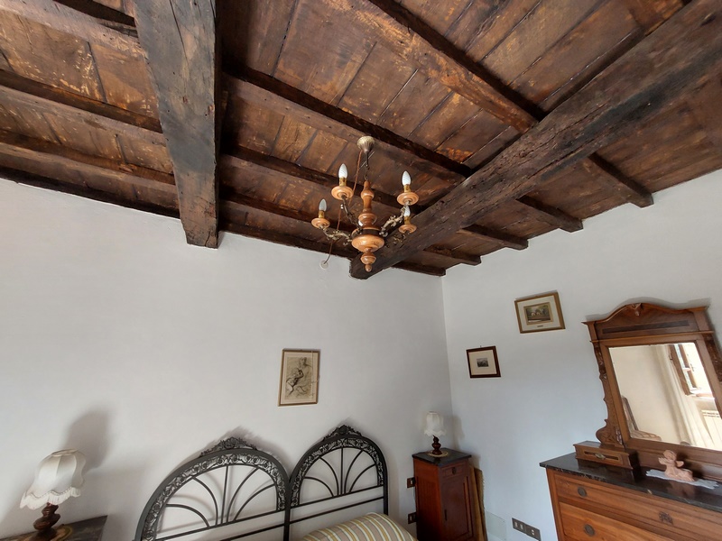 Flat for Sale in Fosdinovo – Historic Charm Near Malaspina Castle