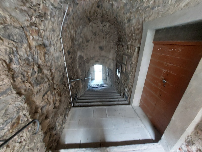 Flat for Sale in Fosdinovo – Historic Charm Near Malaspina Castle