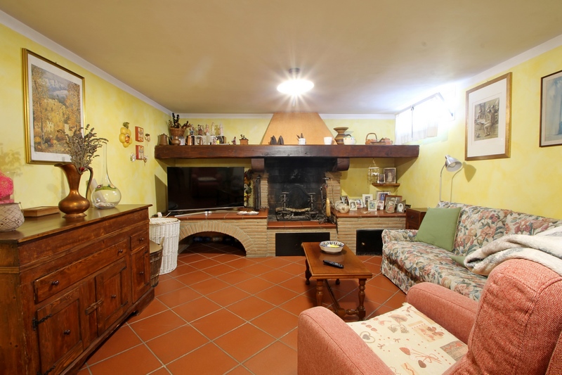 Large Sea View Villa in Bargecchia – Tuscany Real Estate
