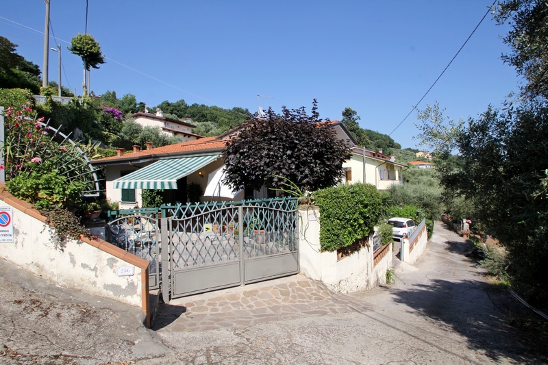 Large Sea View Villa in Bargecchia – Tuscany Real Estate