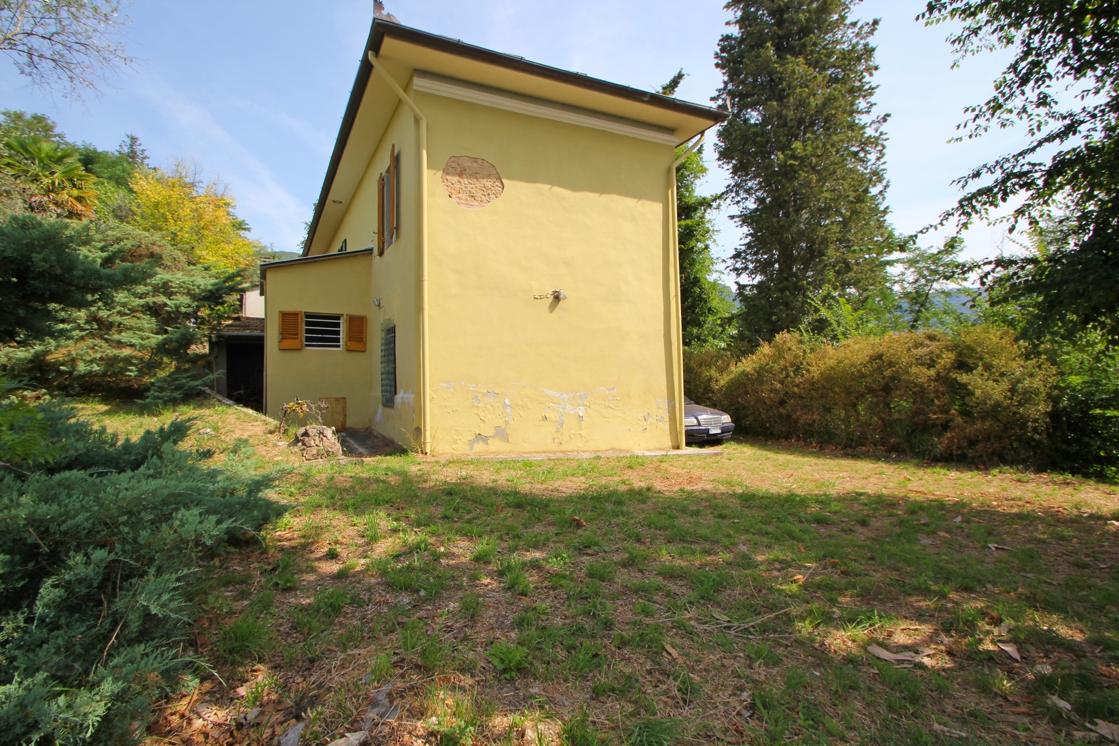 Historic House with Sea View Near Camaiore – Renovation Project