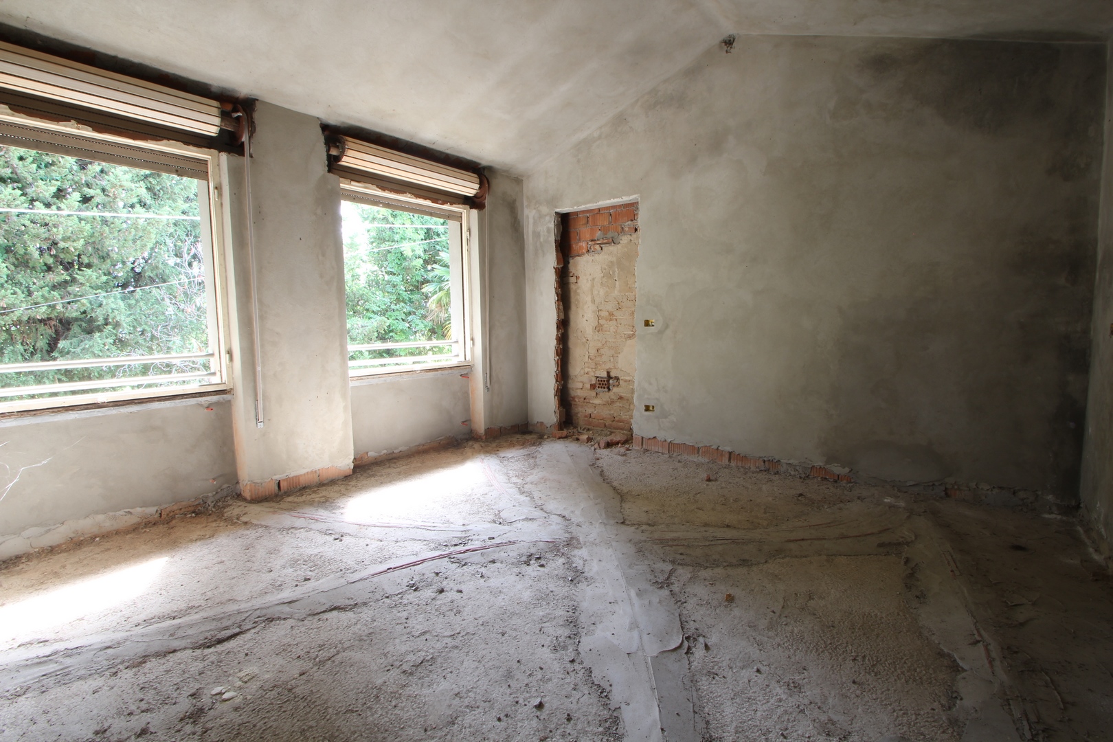 Historic House with Sea View Near Camaiore – Renovation Project
