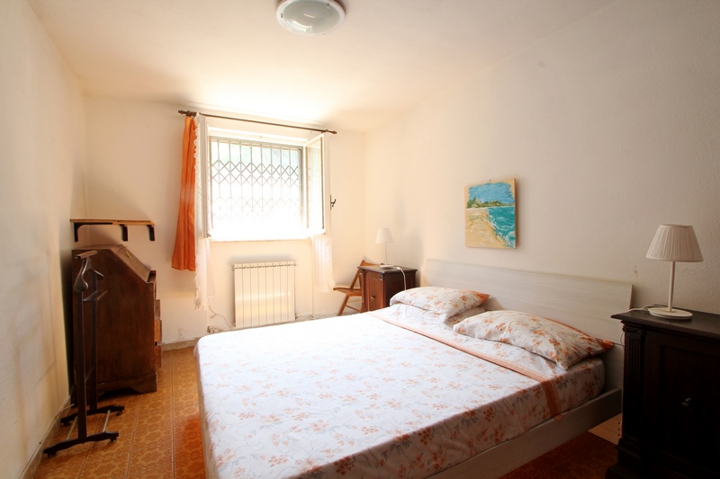 Flat for Sale Near Fosdinovo – Garden & Scenic Views