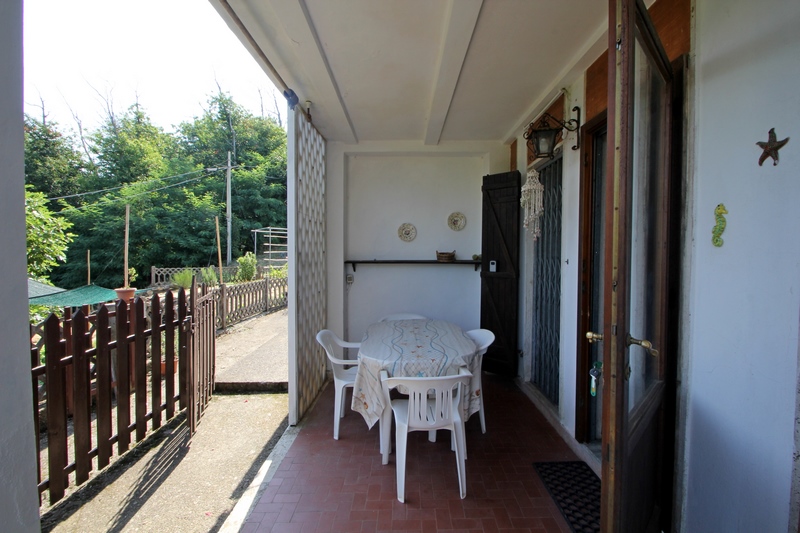 Flat for Sale Near Fosdinovo – Garden & Scenic Views