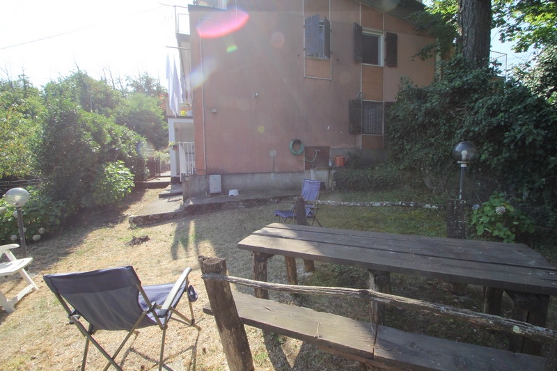 Flat for Sale Near Fosdinovo – Garden & Scenic Views