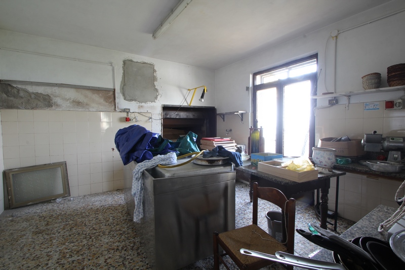 Ex Ristorante con Vista Mare – Opportunità di Ristrutturazione