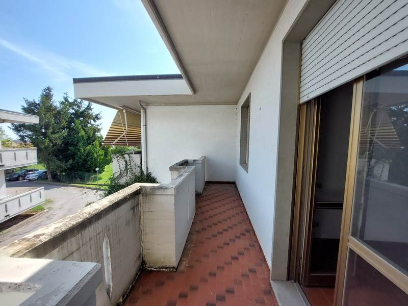 Casa Indipendente con Giardino e Garage a Massa