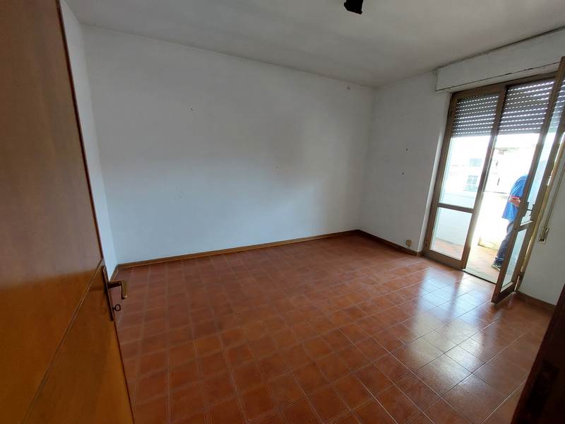 Casa Indipendente con Giardino e Garage a Massa