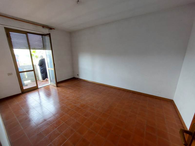 Casa Indipendente con Giardino e Garage a Massa